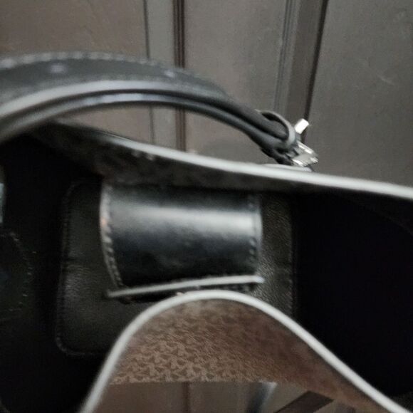 Michael Kors Kimberly Bucket Crossbody Bag - Picture 16 of 16